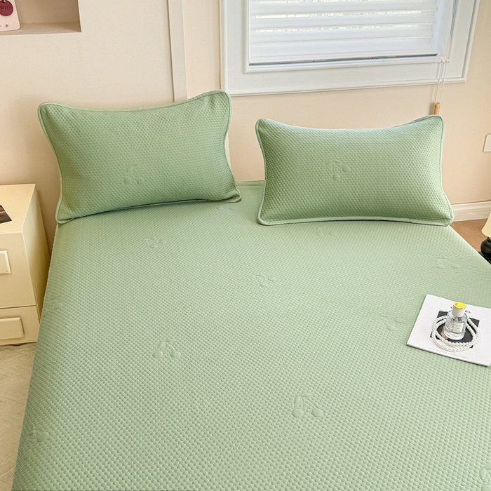 91家纺网 家纺一手货源 找家纺 布卢姆床垫 2025新款A类PE乙纶冰豆豆凉席床裙款 樱桃 绿