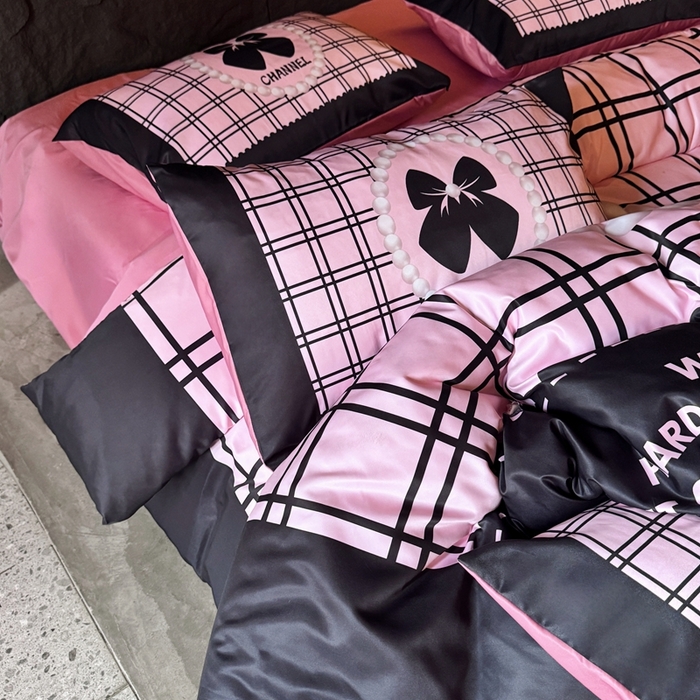 91家纺网 家纺一手货源 找家纺 丽斐纺织 2025新款冰丝四件套 黑粉格格