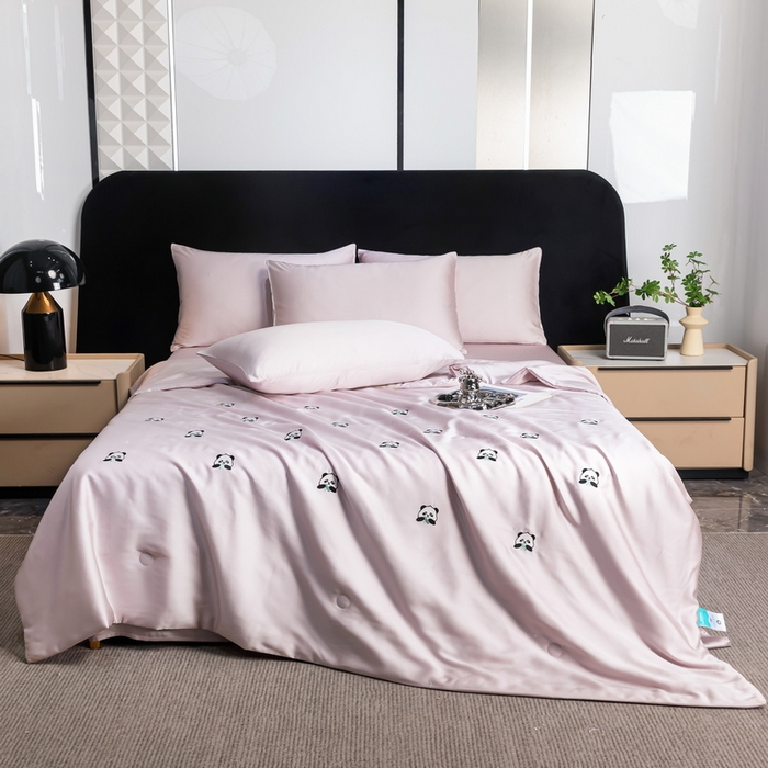 91家纺网 家纺一手货源 找家纺 梦镜家纺 2025新款A类水洗真丝夏被四件套-熊猫 熊猫紫色