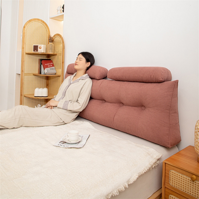 91家纺网 家纺一手货源 找家纺 沐沐家纺 2026新款灯芯绒三角靠背带头枕 胭脂红