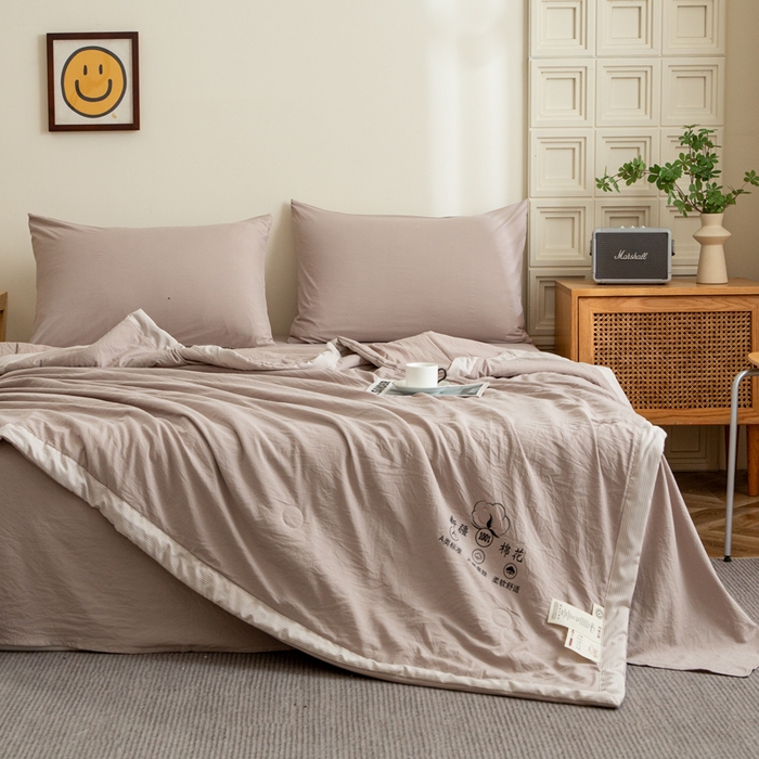 91家纺网 家纺一手货源 找家纺 帕芬鸟家纺 2025新款亲肤棉花夏被 灰咖