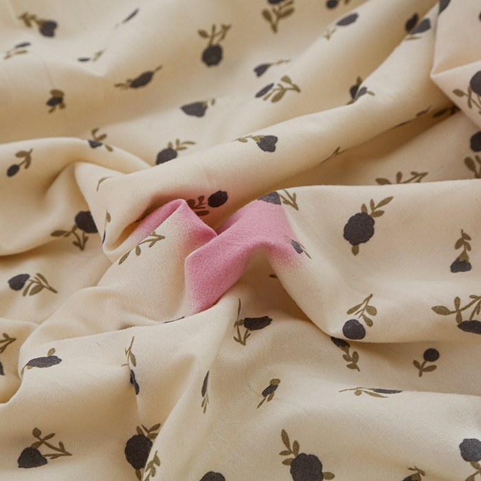 91家纺网 家纺一手货源 找家纺 薇玛仕 2025新款韩版宽边水洗棉大豆夏被赫本风亲肤柔软夏季薄被子 赫本-蝴蝶花