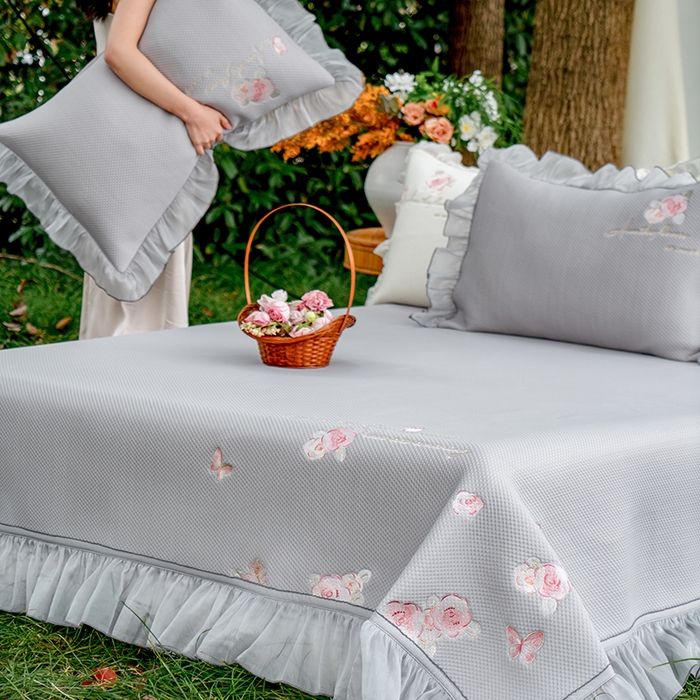 91家纺网 家纺一手货源 找家纺 禾时 2025新款高端A类母婴级加密加厚450g品牌凉感丝啵啵面料床盖三件套夹棉床单 银河灰