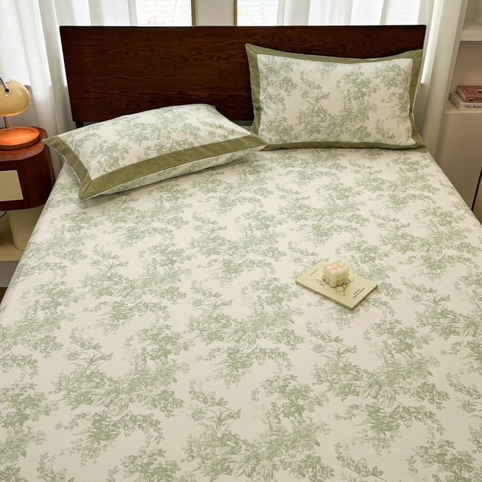 91家纺网 家纺一手货源 找家纺 宜代光年  2025新款全棉老粗布数码印花床单（拼角工艺） 绿蔓