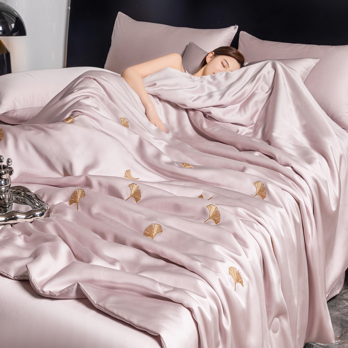 91家纺网 家纺一手货源 找家纺 梦镜家纺 2025新款A类水洗真丝夏被四件套-银树叶 银树叶紫色