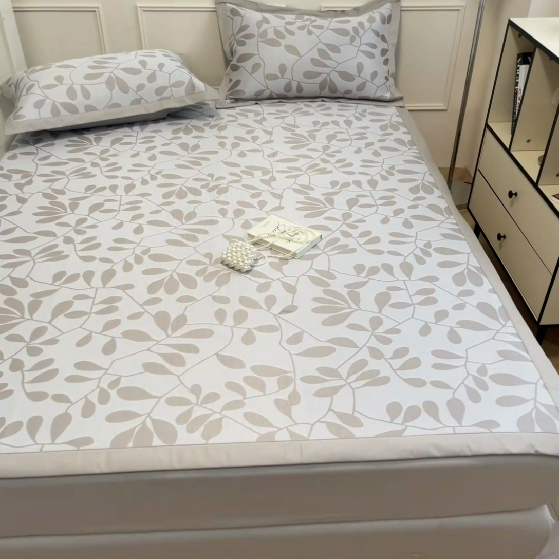 91家纺网 家纺一手货源 找家纺 宜代光年 2025新款冷凝丝可水洗提花凉感席-床席款 凉感叶繁-咖