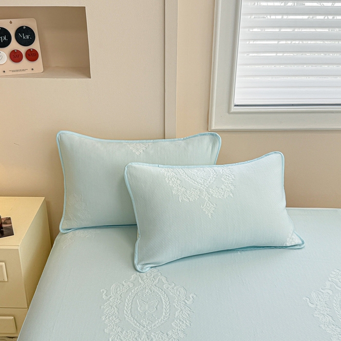 91家纺网 家纺一手货源 找家纺 布卢姆床垫 2025新款A类PE乙纶冰豆豆凉席床裙款 蝴蝶花镜 蓝