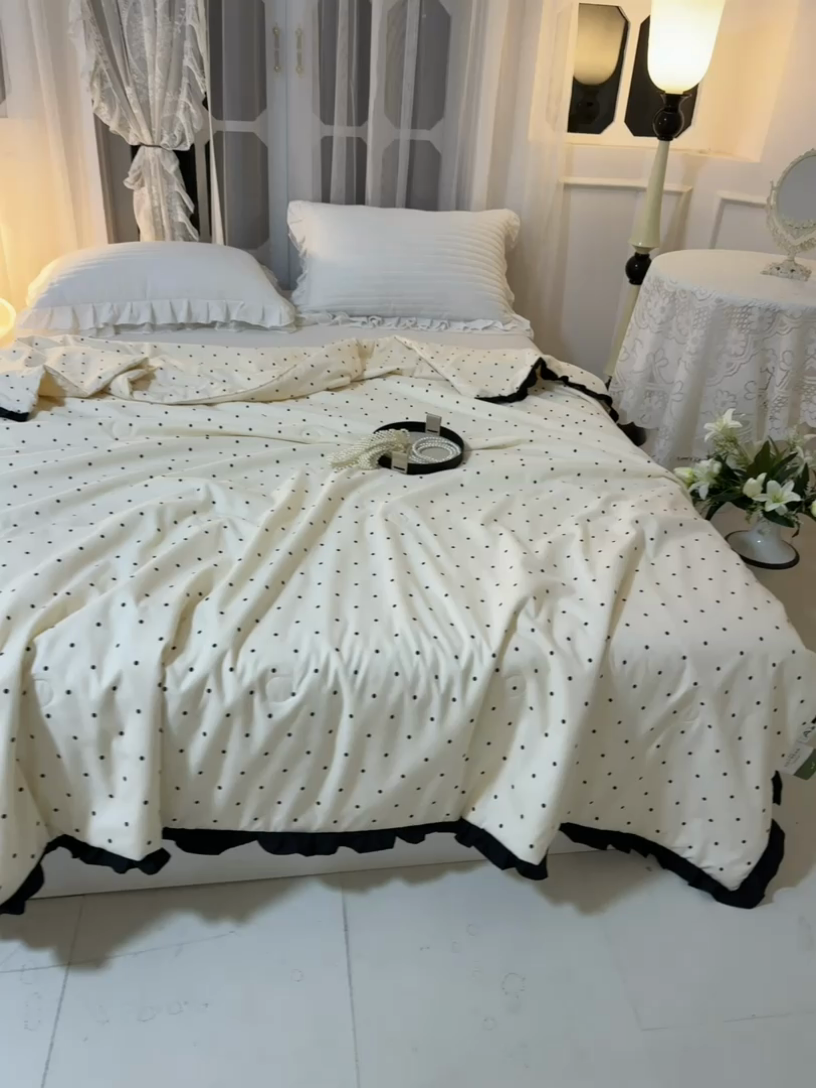 91家纺网 家纺一手货源 找家纺 薇玛仕 2025新款韩版宽边水洗棉大豆夏被赫本风亲肤柔软夏季薄被子 赫本-波点