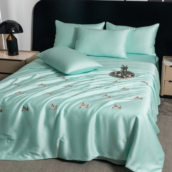 91家纺网 家纺一手货源 找家纺 梦镜家纺 2025新款A类水洗真丝夏被四件套-腊肠狗 腊肠狗水绿