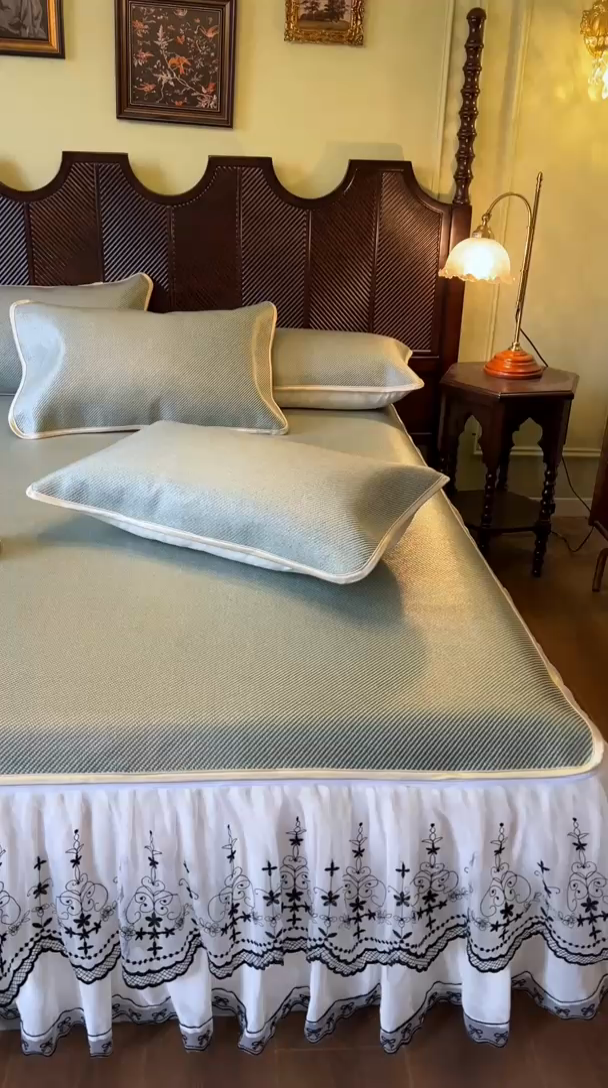 91家纺网 家纺一手货源 找家纺 网红馆（ck家纺） 2025新款可脱卸床裙款冰藤席-盛夏繁星 荷绿