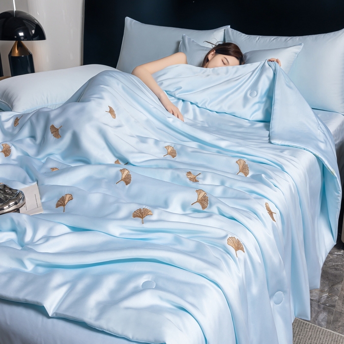 91家纺网 家纺一手货源 找家纺 梦镜家纺 2025新款A类水洗真丝夏被四件套-银树叶 银树叶水蓝
