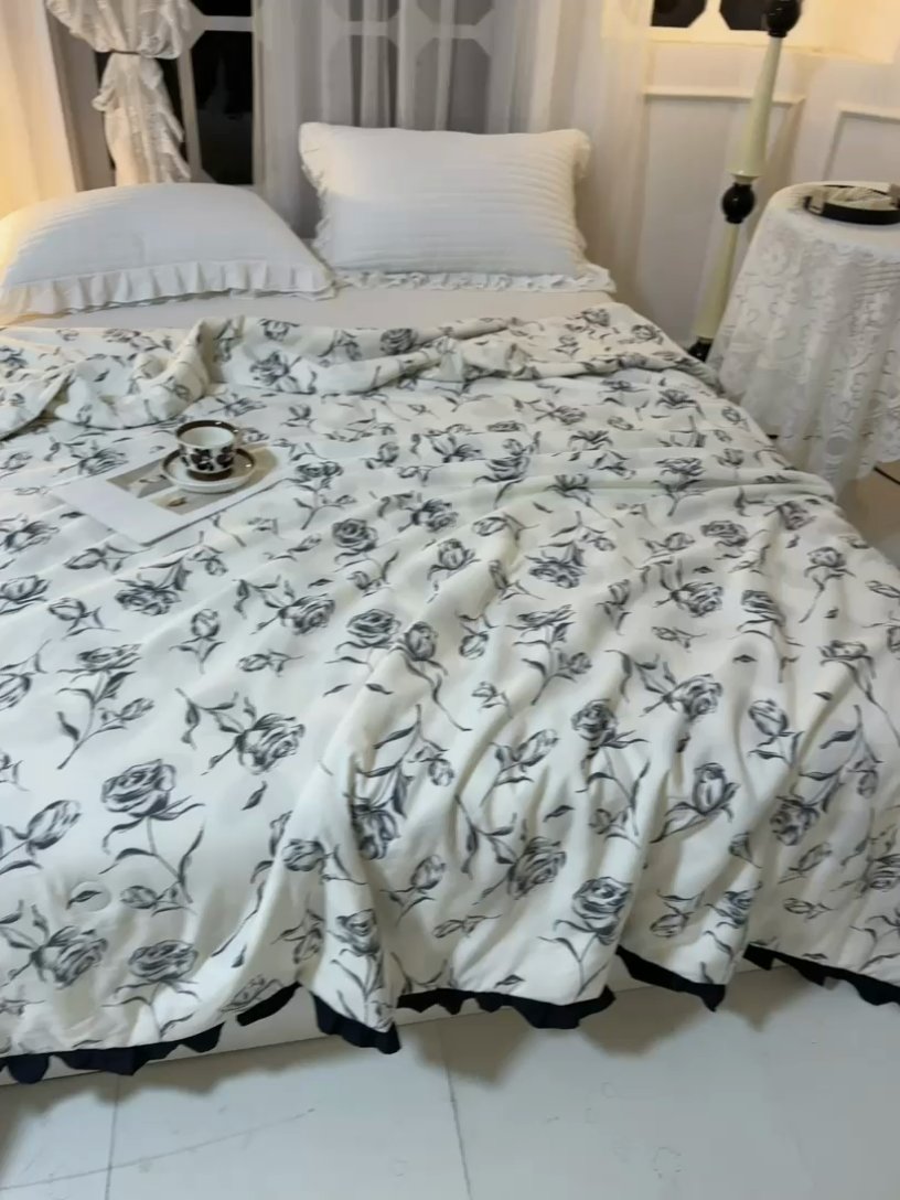 91家纺网 家纺一手货源 找家纺 薇玛仕 2025新款韩版宽边水洗棉大豆夏被赫本风亲肤柔软夏季薄被子 赫本-玫瑰