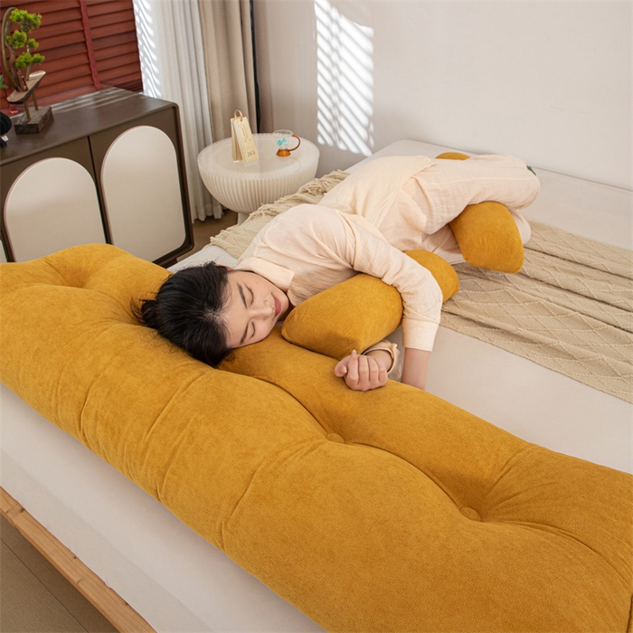 91家纺网 家纺一手货源 找家纺 沐沐家纺 2026新款小羊绒三角靠背带头枕 姜黄色