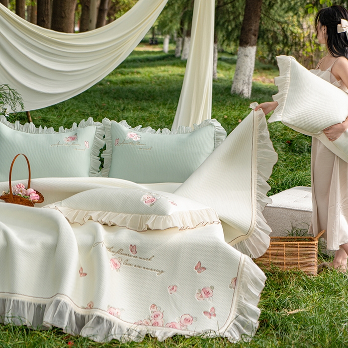 91家纺网 家纺一手货源 找家纺 禾时 2025新款高端A类母婴级加密加厚450g品牌凉感丝啵啵面料床盖三件套夹棉床单 奶油白