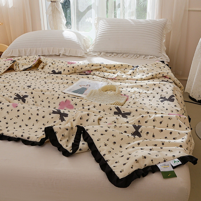 91家纺网 家纺一手货源 找家纺 薇玛仕 2025新款韩版宽边水洗棉大豆夏被赫本风亲肤柔软夏季薄被子 赫本-蝴蝶花