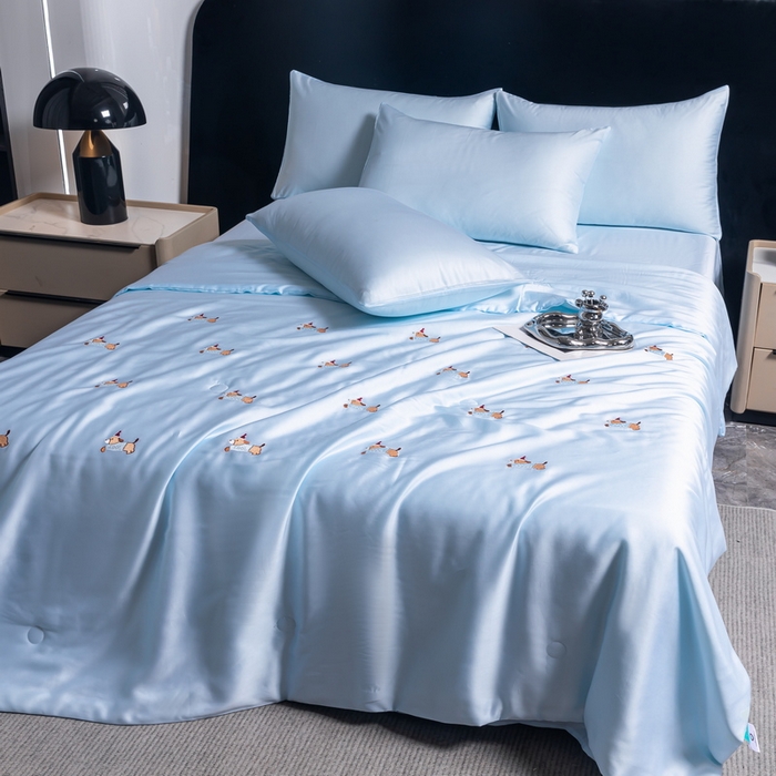 91家纺网 家纺一手货源 找家纺 梦镜家纺 2025新款A类水洗真丝夏被四件套-腊肠狗 腊肠狗水蓝