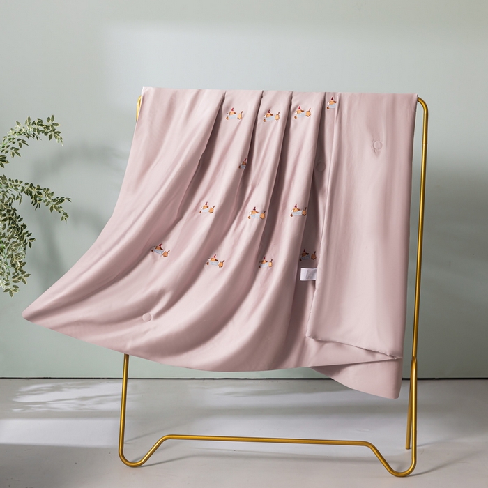 91家纺网 家纺一手货源 找家纺 梦镜家纺 2025新款A类水洗真丝夏被四件套-腊肠狗 腊肠狗紫色