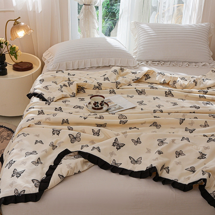 91家纺网 家纺一手货源 找家纺 薇玛仕 2025新款韩版宽边水洗棉大豆夏被赫本风亲肤柔软夏季薄被子 赫本-蝴蝶