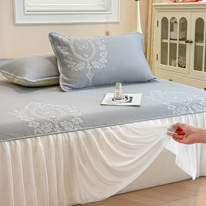 91家纺网 家纺一手货源 找家纺 布卢姆床垫 2025新款A类PE乙纶冰豆豆凉席床裙款 蝴蝶花镜 灰