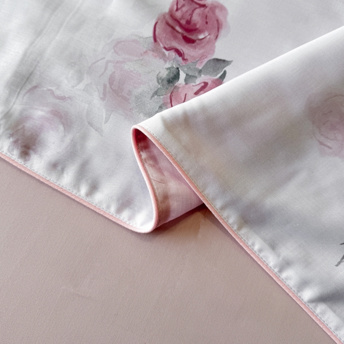 91家纺网 家纺一手货源 找家纺 芊寻家居 2025新款50支天丝数码麻绳款夏被四件套 玫瑰雅韵