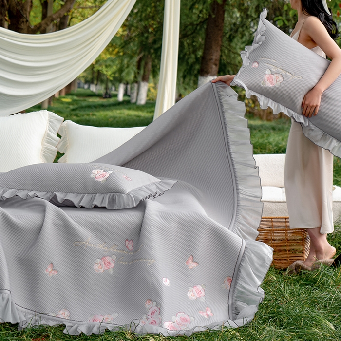 91家纺网 家纺一手货源 找家纺 禾时 2025新款高端A类母婴级加密加厚450g品牌凉感丝啵啵面料床盖三件套夹棉床单 银河灰