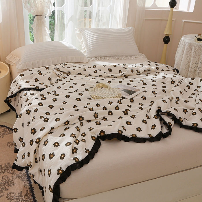 91家纺网 家纺一手货源 找家纺 薇玛仕 2025新款韩版宽边水洗棉大豆夏被赫本风亲肤柔软夏季薄被子 赫本-南薇