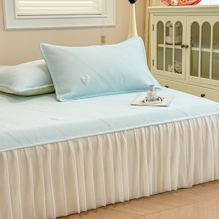 91家纺网 家纺一手货源 找家纺 布卢姆床垫 2025新款A类PE乙纶冰豆豆凉席床裙款 菱格爱心