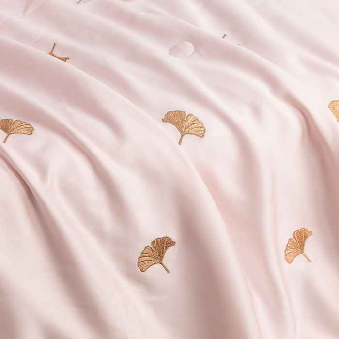 91家纺网 家纺一手货源 找家纺 （总）梦镜家纺 2025新款A类水洗真丝夏被四件套