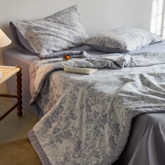 91家纺网 家纺一手货源 找家纺 宜代光年 2025新款60s水洗棉提花夏被套件繁花-紫