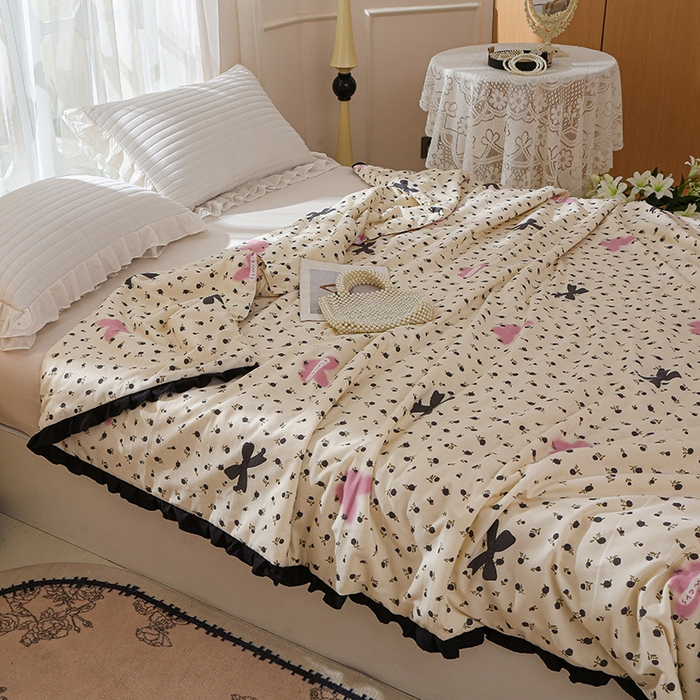 91家纺网 家纺一手货源 找家纺 薇玛仕 2025新款韩版宽边水洗棉大豆夏被赫本风亲肤柔软夏季薄被子 赫本-蝴蝶花