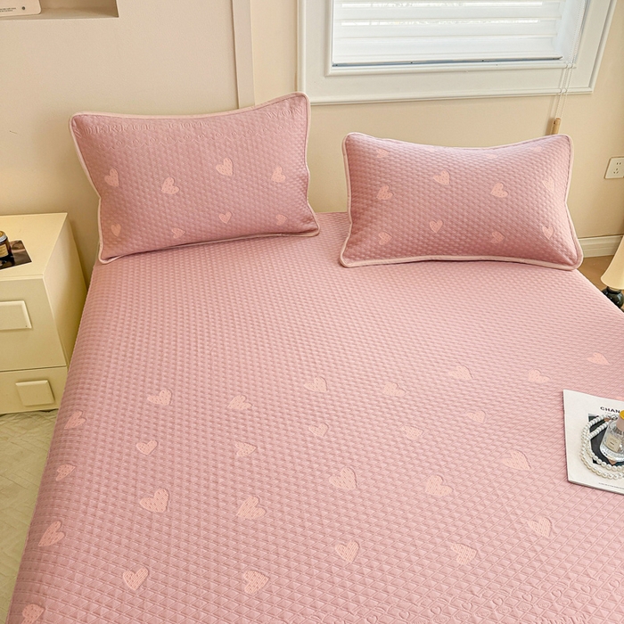 91家纺网 家纺一手货源 找家纺 布卢姆床垫 2025新款A类PE乙纶冰豆豆凉席床裙款 爱心字母