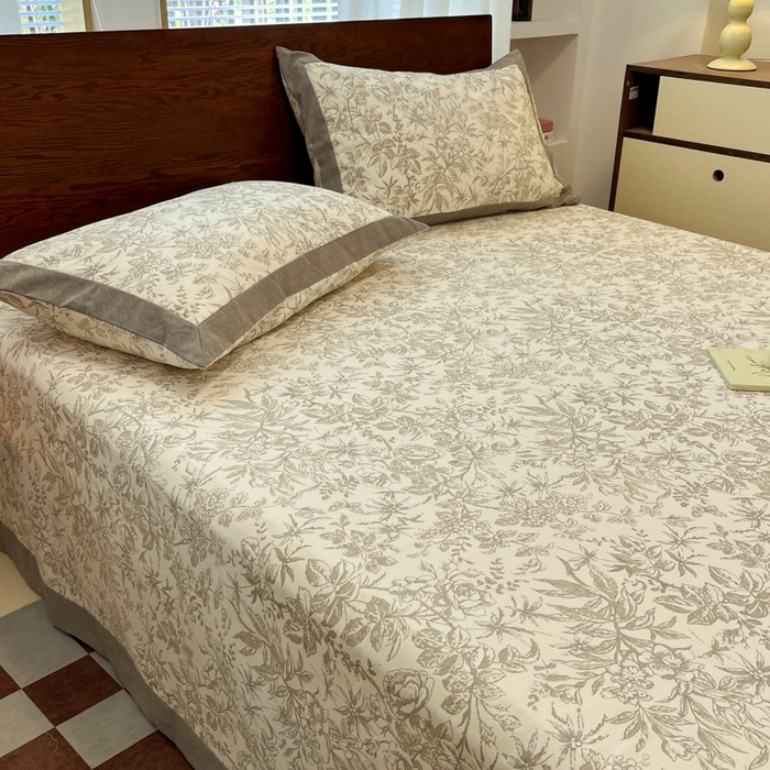 91家纺网 家纺一手货源 找家纺 宜代光年  2025新款全棉老粗布数码印花床单（拼角工艺） 素影