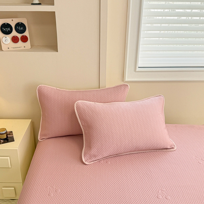 91家纺网 家纺一手货源 找家纺 布卢姆床垫 2025新款A类PE乙纶冰豆豆凉席床裙款 樱桃 粉