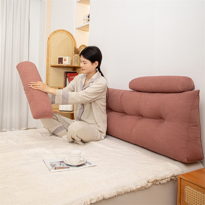 91家纺网 家纺一手货源 找家纺 沐沐家纺 2026新款灯芯绒三角靠背带头枕 胭脂红