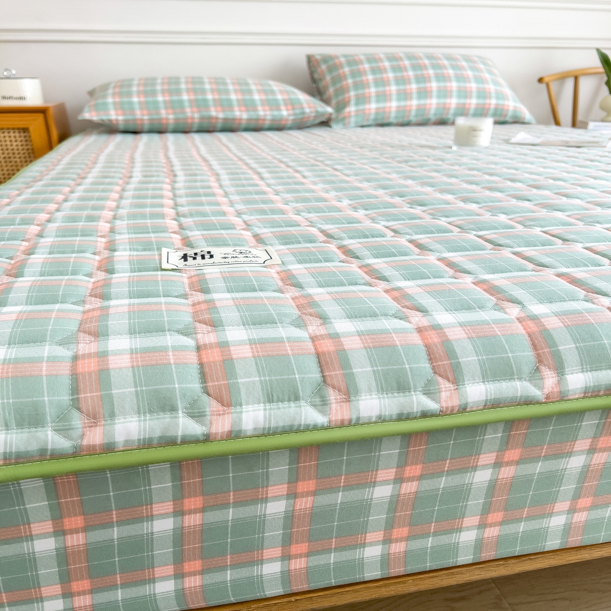 91家纺网 家纺一手货源 找家纺 蕾诺家纺 2025新款新疆棉花夹棉床垫床笠保护套 橘绿条