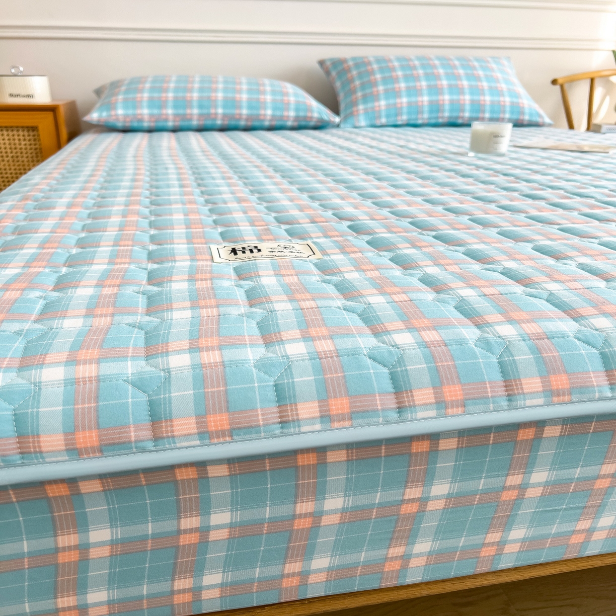 91家纺网 家纺一手货源 找家纺 蕾诺家纺 2025新款新疆棉花夹棉床垫床笠保护套 青春浅蓝