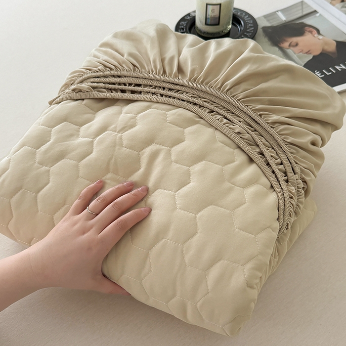 91家纺网 家纺一手货源 找家纺 十一家居 2025新款A类磨毛夹棉床笠 卡其