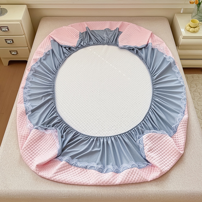 91家纺网 家纺一手货源 找家纺 莉莉安家纺 2025新款禾风系列工艺款凉豆豆凉席床笠款三件套单件 禾风-粉（床笠款）