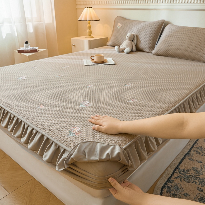 91家纺网 家纺一手货源 找家纺 （总）爱思凯家纺 2025新款凉感冰豆豆凉席床笠款-花边款