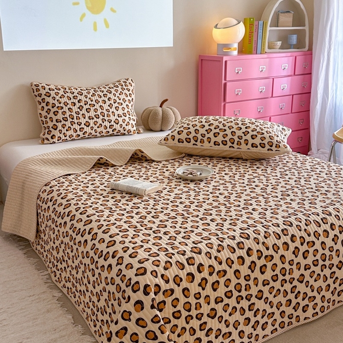 91家纺网 家纺一手货源 找家纺 琳可家居 2025新款13070印花款双面全棉全棉床盖 豹纹