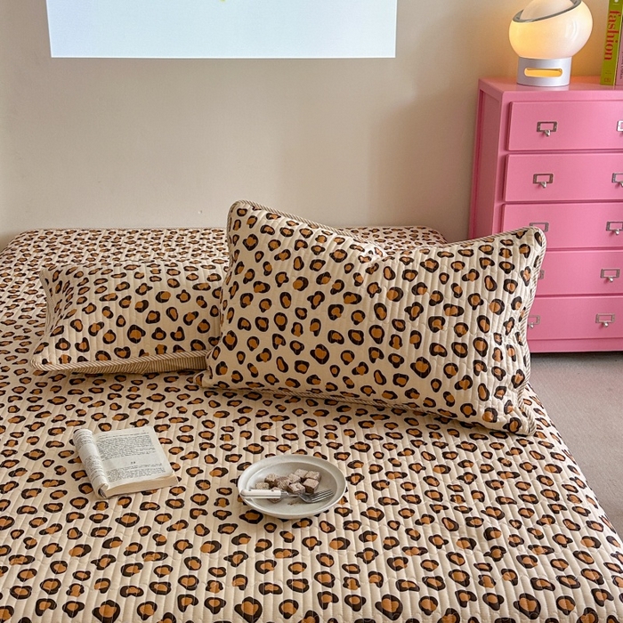 91家纺网 家纺一手货源 找家纺 琳可家居 2025新款13070印花款双面全棉全棉床盖 豹纹