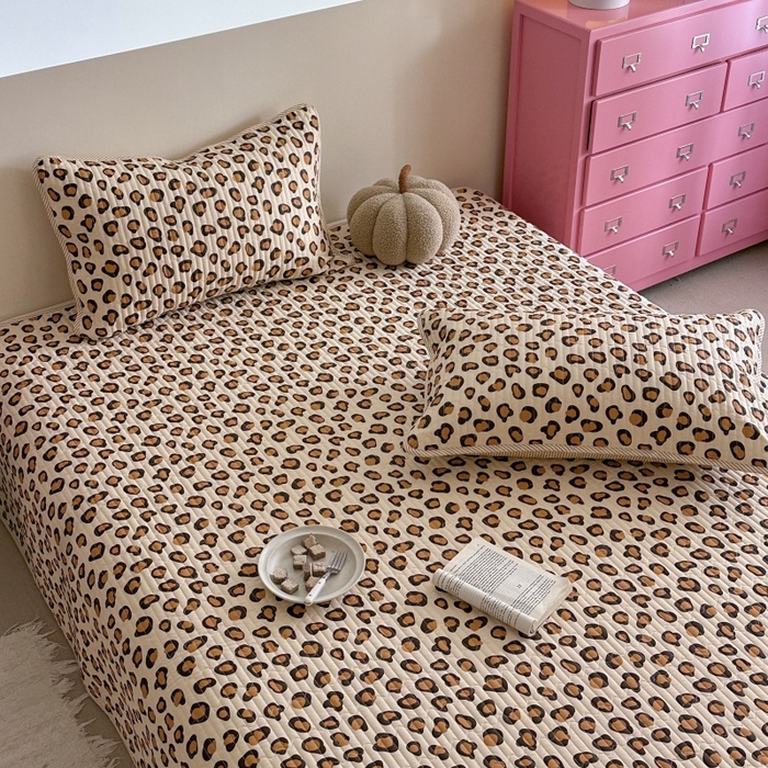 91家纺网 家纺一手货源 找家纺 琳可家居 2025新款13070印花款双面全棉全棉床盖 豹纹