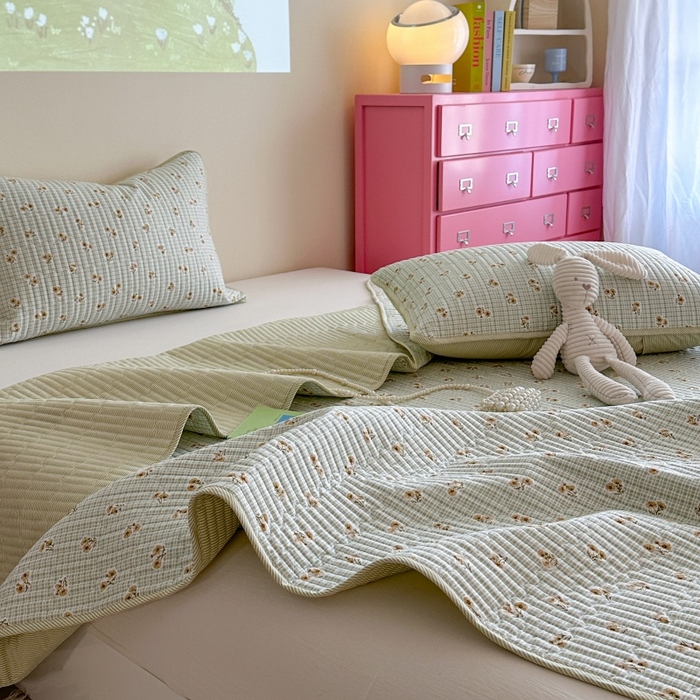 91家纺网 家纺一手货源 找家纺 琳可家居 2025新款13070印花款双面全棉全棉床盖 雏菊