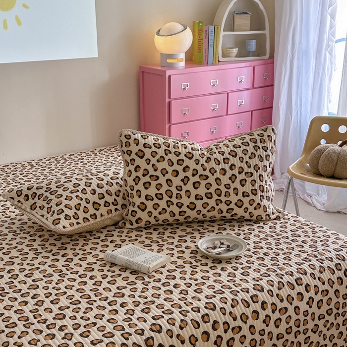 91家纺网 家纺一手货源 找家纺 琳可家居 2025新款13070印花款双面全棉全棉床盖 豹纹