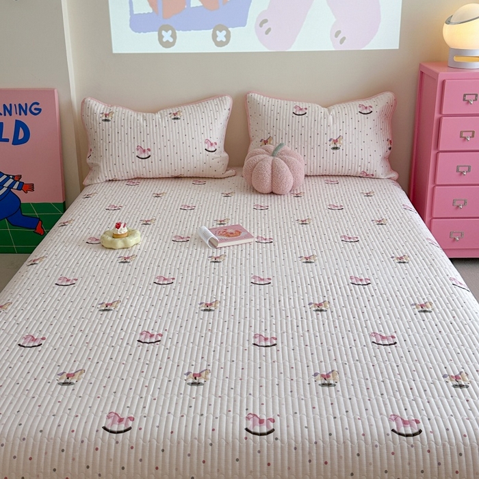 91家纺网 家纺一手货源 找家纺 琳可家居 2025新款13070印花款双面全棉全棉床盖 小木马