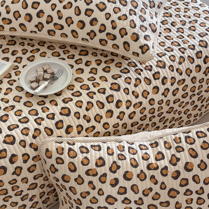 91家纺网 家纺一手货源 找家纺 琳可家居 2025新款13070印花款双面全棉全棉床盖 豹纹