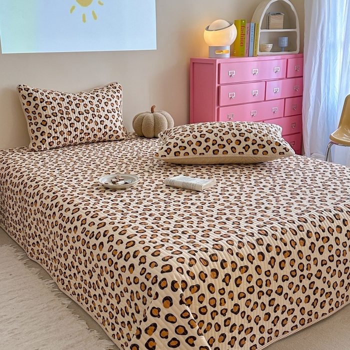 91家纺网 家纺一手货源 找家纺 琳可家居 2025新款13070印花款双面全棉全棉床盖 豹纹