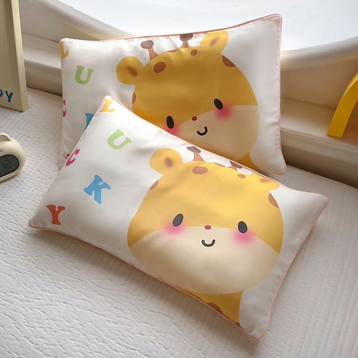 91家纺网 家纺一手货源 找家纺 （总）百寐 2025新款A类母婴级60s天丝大版卡通数码印花儿童枕套