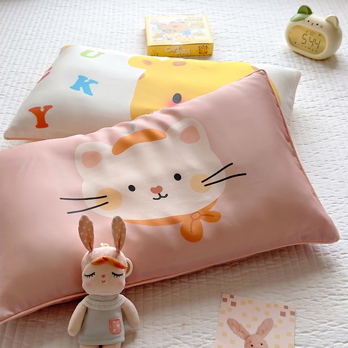 91家纺网 家纺一手货源 找家纺 百寐 2025新款A类母婴级60s天丝大版卡通数码印花儿童枕套 组合图仅供展示