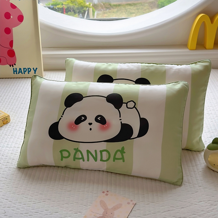 91家纺网 家纺一手货源 找家纺 百寐 2025新款A类母婴级60s天丝大版卡通数码印花儿童枕套 困困熊猫